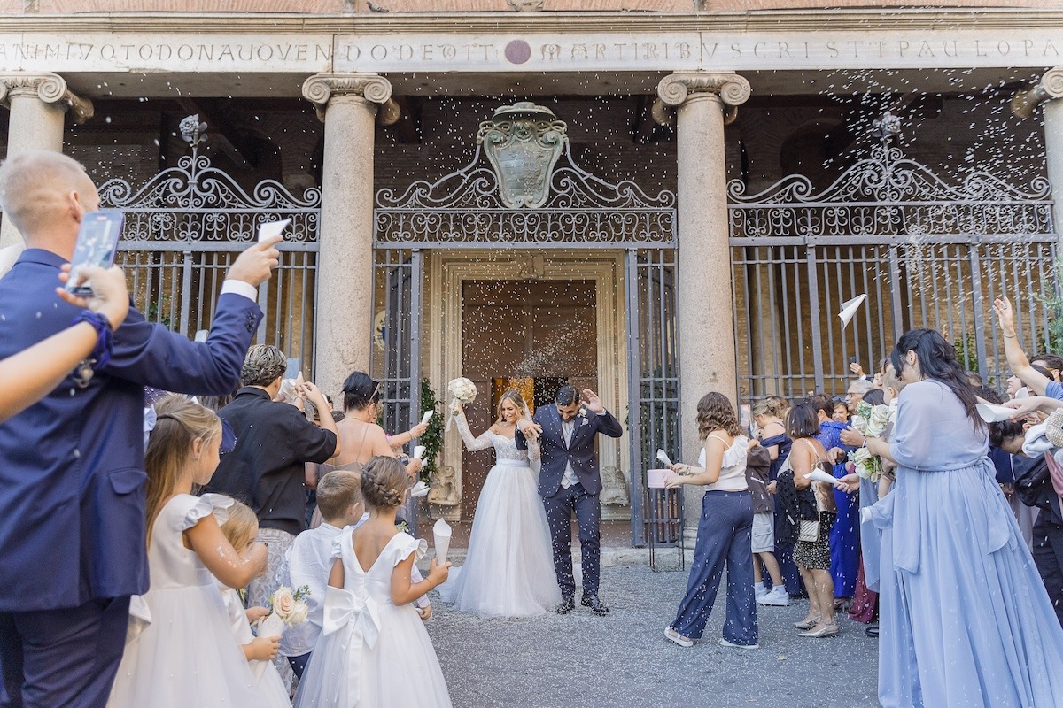 uscita degli sposi dalla chiesa dei lampadari